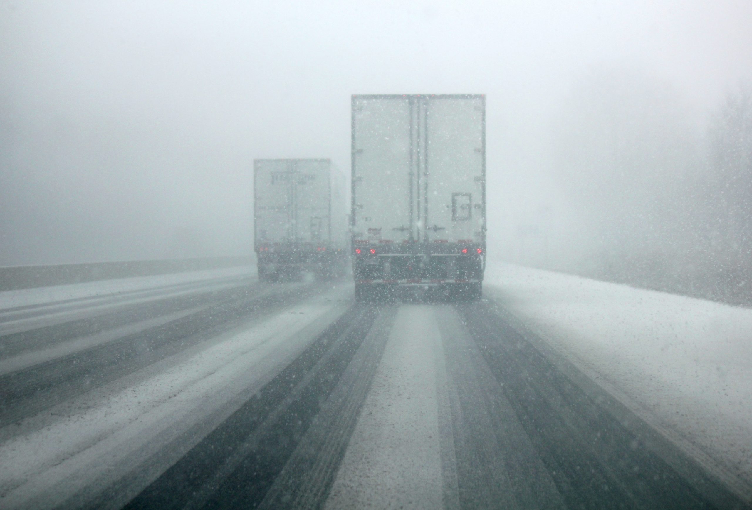3.5m-keep-on-trucking-trucks-transporting-goods-on-dan-2021-08-30-05-01-15-utc 3.5m-keep-on-trucking-trucks-transporting-goods-on-dan-2021-08-30-05-01-15-utc